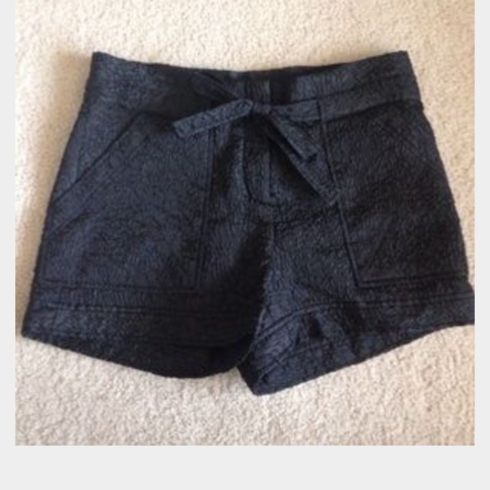 BCBGMaxAzria Black Textured Tie-Waist Shorts